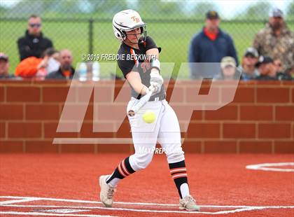 Thumbnail 2 in Tom Bean vs. Honey Grove (UIL 2A Regional Quarterfinal) photogallery.