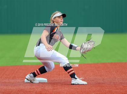 Thumbnail 2 in Tom Bean vs. Honey Grove (UIL 2A Regional Quarterfinal) photogallery.