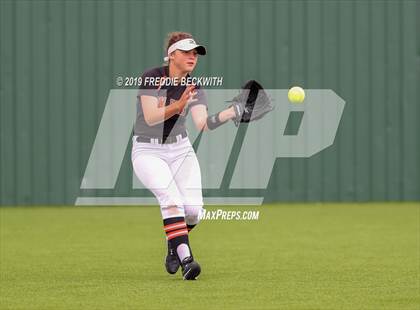 Thumbnail 1 in Tom Bean vs. Honey Grove (UIL 2A Regional Quarterfinal) photogallery.