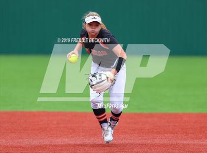 Thumbnail 1 in Tom Bean vs. Honey Grove (UIL 2A Regional Quarterfinal) photogallery.