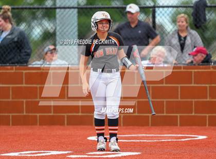 Thumbnail 1 in Tom Bean vs. Honey Grove (UIL 2A Regional Quarterfinal) photogallery.