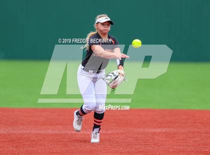 Thumbnail 2 in Tom Bean vs. Honey Grove (UIL 2A Regional Quarterfinal) photogallery.