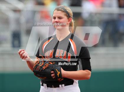 Thumbnail 1 in Tom Bean vs. Honey Grove (UIL 2A Regional Quarterfinal) photogallery.