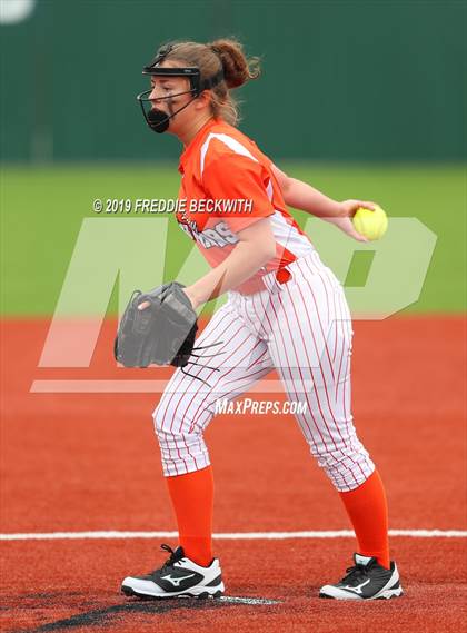 Thumbnail 1 in Tom Bean vs. Honey Grove (UIL 2A Regional Quarterfinal) photogallery.