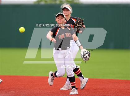 Thumbnail 1 in Tom Bean vs. Honey Grove (UIL 2A Regional Quarterfinal) photogallery.