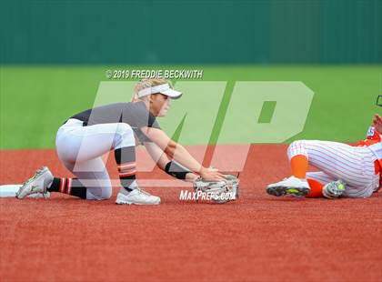 Thumbnail 3 in Tom Bean vs. Honey Grove (UIL 2A Regional Quarterfinal) photogallery.