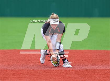 Thumbnail 2 in Tom Bean vs. Honey Grove (UIL 2A Regional Quarterfinal) photogallery.
