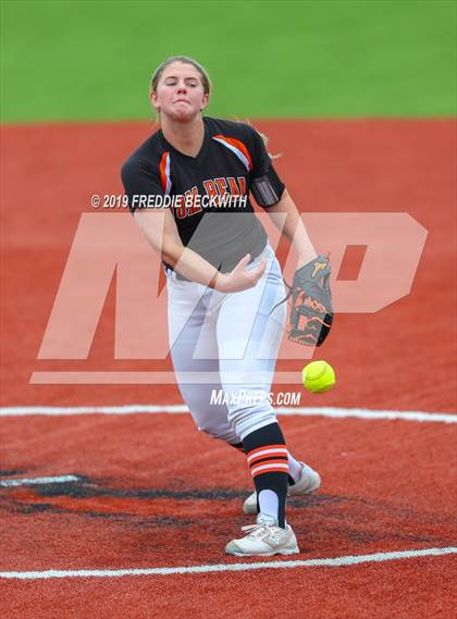 Thumbnail 2 in Tom Bean vs. Honey Grove (UIL 2A Regional Quarterfinal) photogallery.