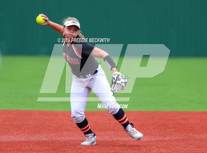 Thumbnail 3 in Tom Bean vs. Honey Grove (UIL 2A Regional Quarterfinal) photogallery.
