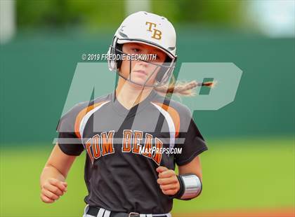 Thumbnail 1 in Tom Bean vs. Honey Grove (UIL 2A Regional Quarterfinal) photogallery.