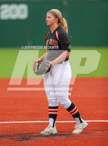 Thumbnail 2 in Tom Bean vs. Honey Grove (UIL 2A Regional Quarterfinal) photogallery.