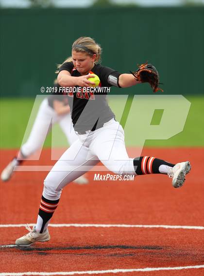 Thumbnail 1 in Tom Bean vs. Honey Grove (UIL 2A Regional Quarterfinal) photogallery.