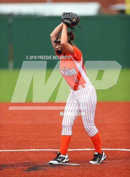 Thumbnail 3 in Tom Bean vs. Honey Grove (UIL 2A Regional Quarterfinal) photogallery.