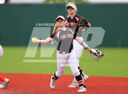 Thumbnail 3 in Tom Bean vs. Honey Grove (UIL 2A Regional Quarterfinal) photogallery.