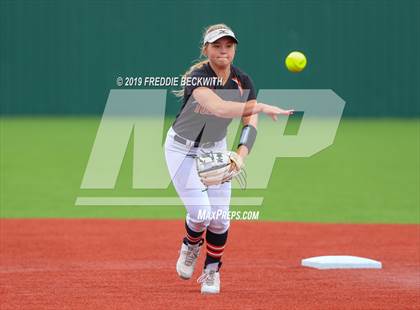 Thumbnail 1 in Tom Bean vs. Honey Grove (UIL 2A Regional Quarterfinal) photogallery.