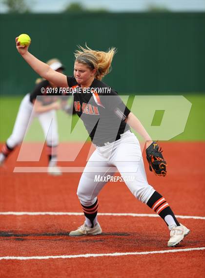Thumbnail 3 in Tom Bean vs. Honey Grove (UIL 2A Regional Quarterfinal) photogallery.