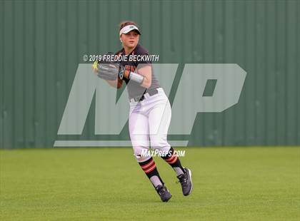 Thumbnail 1 in Tom Bean vs. Honey Grove (UIL 2A Regional Quarterfinal) photogallery.
