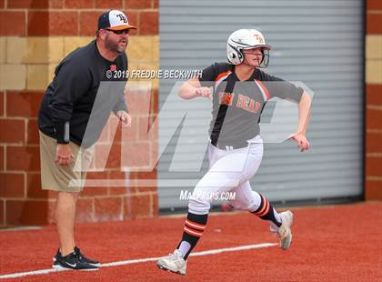 Thumbnail 1 in Tom Bean vs. Honey Grove (UIL 2A Regional Quarterfinal) photogallery.