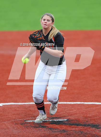 Thumbnail 1 in Tom Bean vs. Honey Grove (UIL 2A Regional Quarterfinal) photogallery.