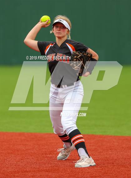 Thumbnail 3 in Tom Bean vs. Honey Grove (UIL 2A Regional Quarterfinal) photogallery.
