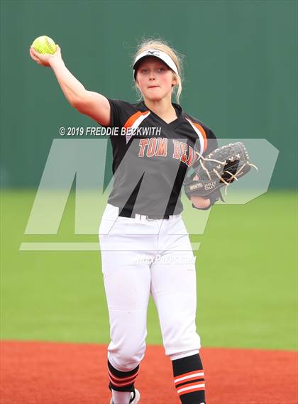 Thumbnail 1 in Tom Bean vs. Honey Grove (UIL 2A Regional Quarterfinal) photogallery.