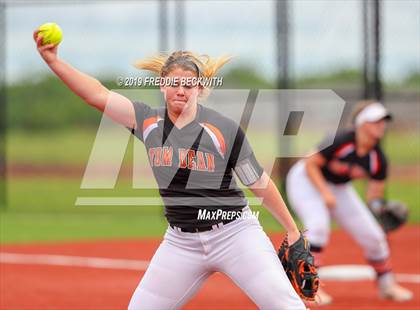 Thumbnail 1 in Tom Bean vs. Honey Grove (UIL 2A Regional Quarterfinal) photogallery.