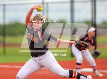 Thumbnail 3 in Tom Bean vs. Honey Grove (UIL 2A Regional Quarterfinal) photogallery.
