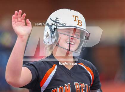 Thumbnail 3 in Tom Bean vs. Honey Grove (UIL 2A Regional Quarterfinal) photogallery.