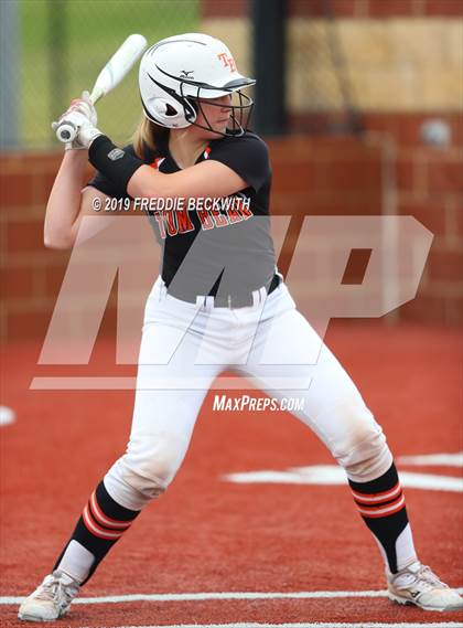 Thumbnail 1 in Tom Bean vs. Honey Grove (UIL 2A Regional Quarterfinal) photogallery.