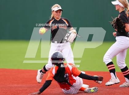 Thumbnail 3 in Tom Bean vs. Honey Grove (UIL 2A Regional Quarterfinal) photogallery.