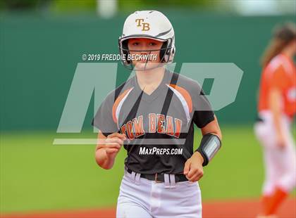 Thumbnail 3 in Tom Bean vs. Honey Grove (UIL 2A Regional Quarterfinal) photogallery.