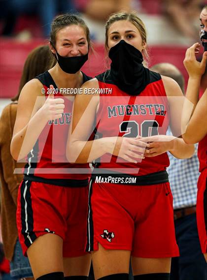 Thumbnail 1 in Muenster @ Pottsboro photogallery.
