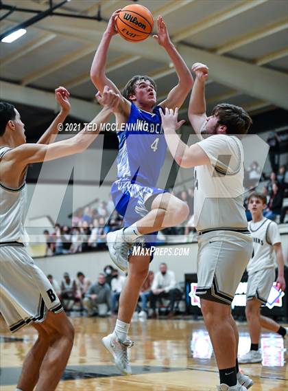 Thumbnail 3 in Bigelow vs Hector photogallery.