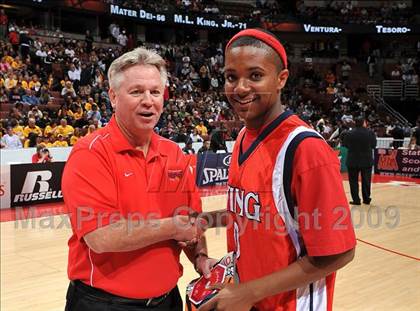 Thumbnail 2 in King vs. Mater Dei (CIF SS D1-AA Final)  photogallery.