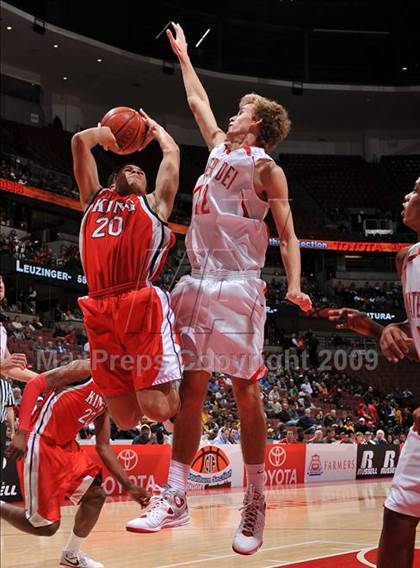 Thumbnail 3 in King vs. Mater Dei (CIF SS D1-AA Final)  photogallery.