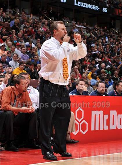 Thumbnail 2 in King vs. Mater Dei (CIF SS D1-AA Final)  photogallery.