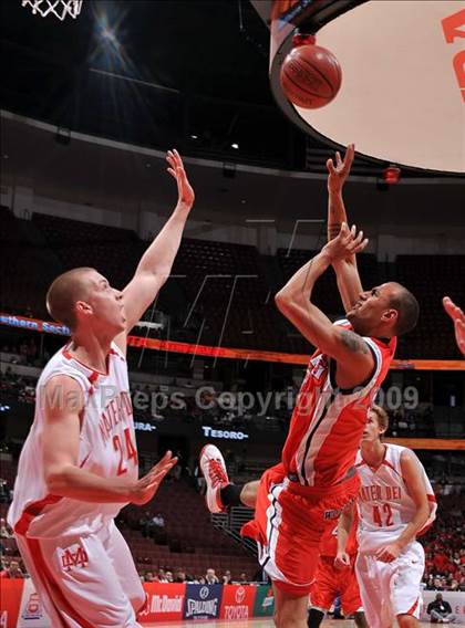 Thumbnail 2 in King vs. Mater Dei (CIF SS D1-AA Final)  photogallery.
