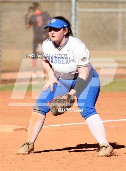 Thumbnail 2 in Prescott vs Ironwood (Sunrise Mountain Invitational) photogallery.