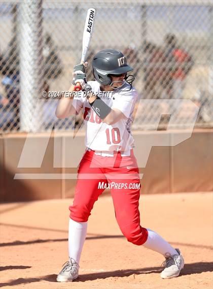 Thumbnail 2 in Prescott vs Ironwood (Sunrise Mountain Invitational) photogallery.