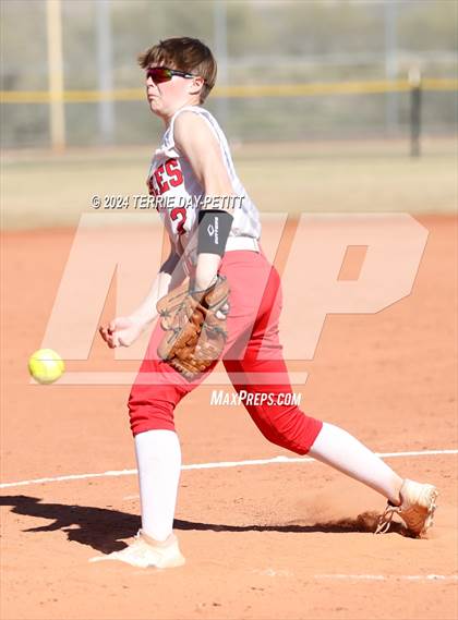 Thumbnail 1 in Prescott vs Ironwood (Sunrise Mountain Invitational) photogallery.