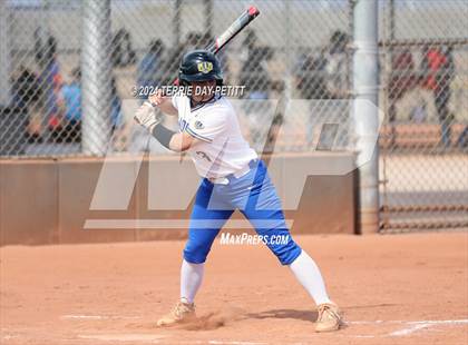 Thumbnail 2 in Prescott vs Ironwood (Sunrise Mountain Invitational) photogallery.