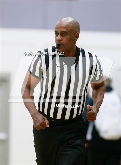 Thumbnail 3 in Oak Hills vs Pilibos (St. Francis Holiday Hoopfest Tournament) photogallery.