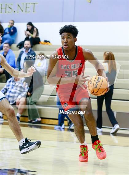 Thumbnail 1 in Oak Hills vs Pilibos (St. Francis Holiday Hoopfest Tournament) photogallery.