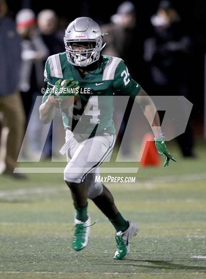 Thumbnail 3 in De La Salle vs. Liberty (CIF NCS Open Division Final) photogallery.