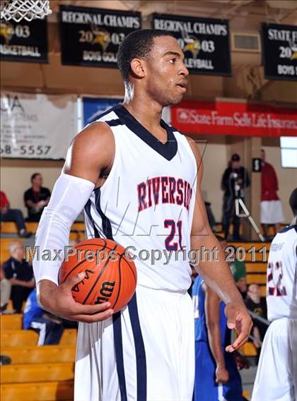 Thumbnail 3 in Riverside vs. Orlando Christian Prep (City of Palms Classic) photogallery.