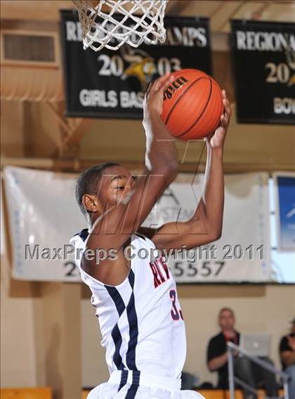 Thumbnail 1 in Riverside vs. Orlando Christian Prep (City of Palms Classic) photogallery.