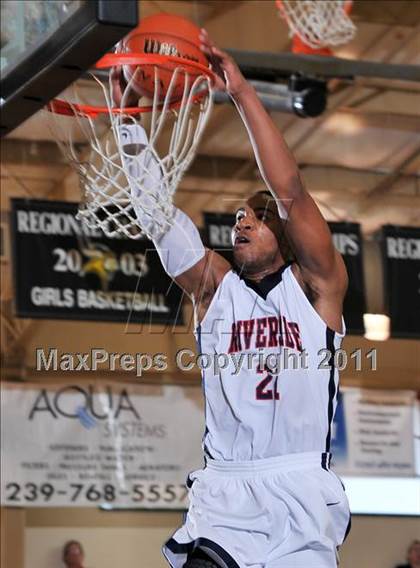 Thumbnail 2 in Riverside vs. Orlando Christian Prep (City of Palms Classic) photogallery.