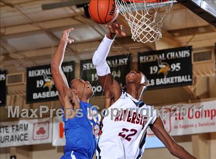 Thumbnail 3 in Riverside vs. Orlando Christian Prep (City of Palms Classic) photogallery.