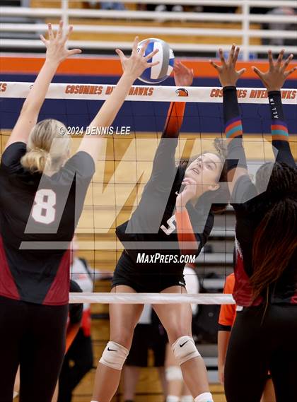 Thumbnail 2 in Roseville vs. Laguna Creek photogallery.