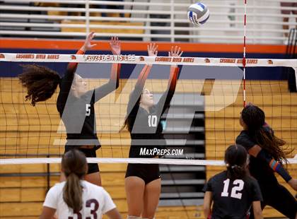 Thumbnail 3 in Roseville vs. Laguna Creek photogallery.
